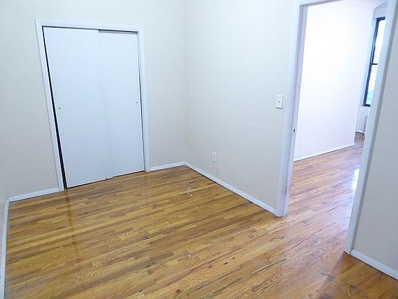 4th image of 483 Warren St APT 2R