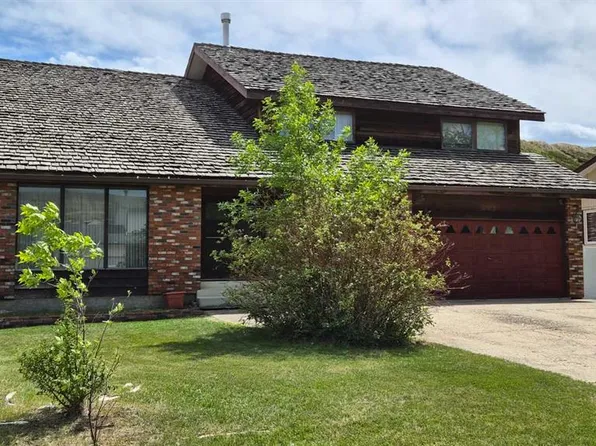 201 NW Huntington Park, Drumheller, AB T0J 0Y6