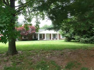 221 Augusta Dr, Georgetown, KY 40324