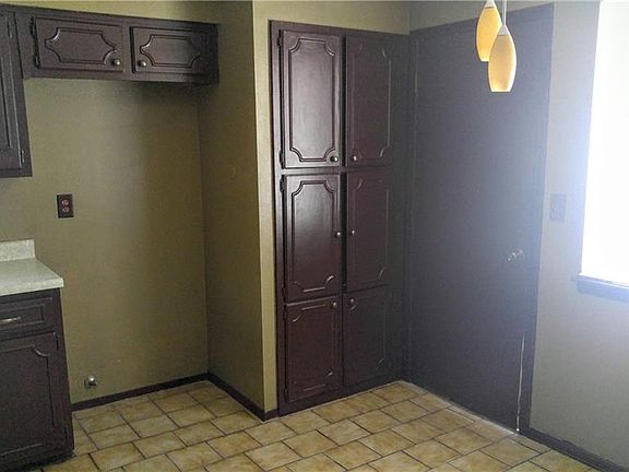 4th image of 10429 McCormick Ln