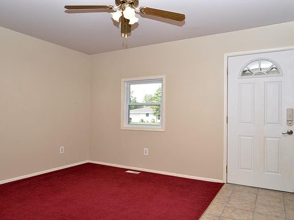 4th image of 419 E Avenue A