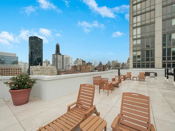 401 East 65th Street image 11 of 12