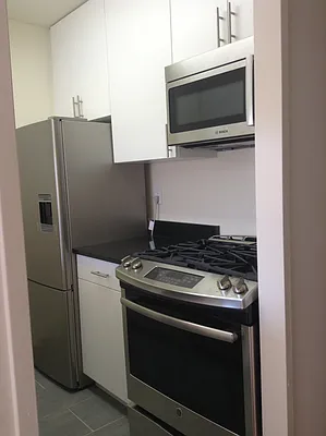 Rented by 280 Park Avenue South Realty | media 19