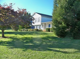 1246 Canterbury Dr, Sykesville, MD 21784