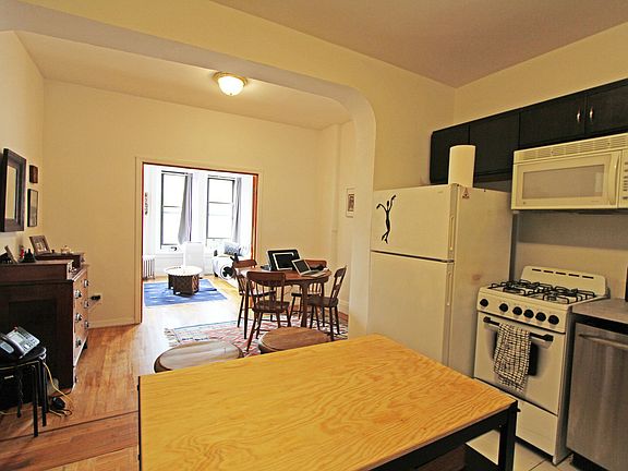 4th image of 440 St Nicholas Ave APT 5C