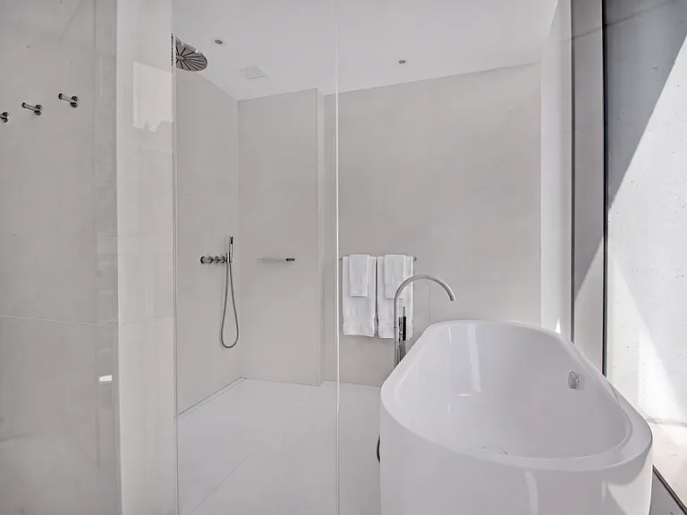 160 Leroy St #8AS — Photo 11