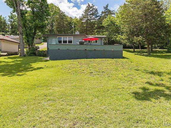 5th image of 196 N Lake Dr
