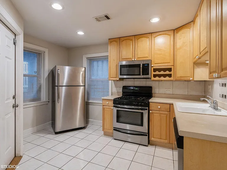 3337 N Kenmore Ave #GDN — Photo 7