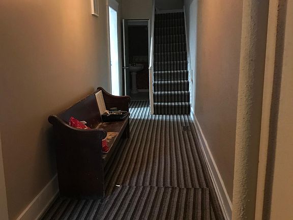 5th image of 215 Short St