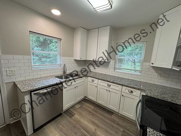 3rd image of 2634 Bradford St