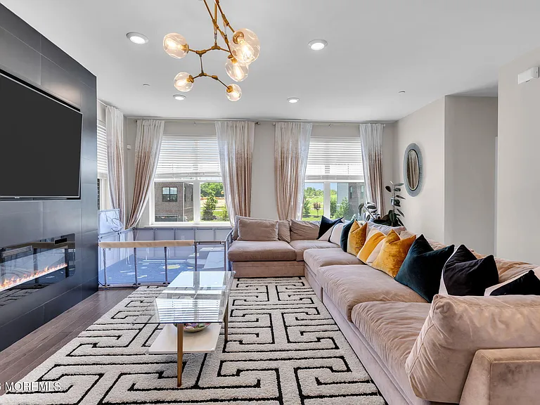 35 Kelly Way — Photo 12