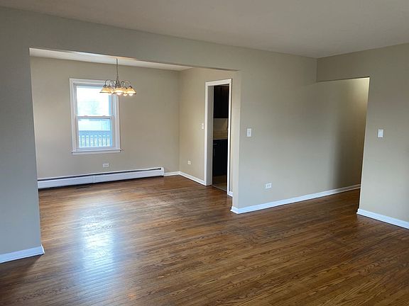 4th image of 349 E Medill Ave