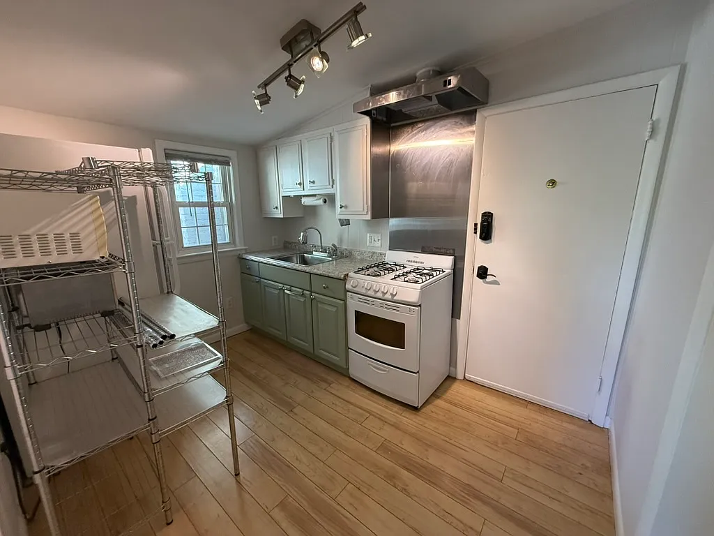 Building Photo - 2642 N Pershing Dr #1