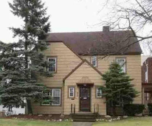 973 Caledonia Ave photo 1