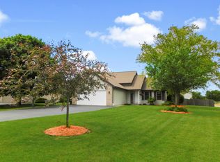 1633 Wildwind Ct, Rockton, IL 61072