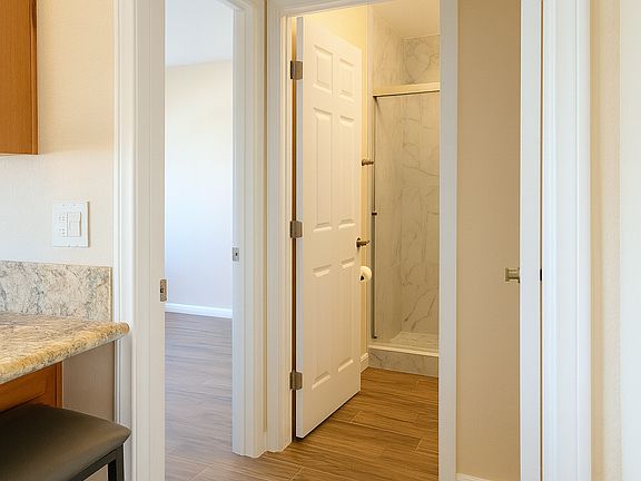 5th image of 1906 Stewart St #1B