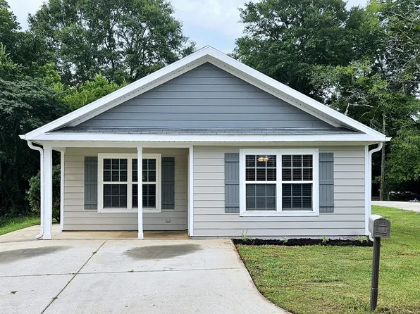 1205 Davidson St, West Point, GA 31833