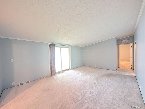 3rd image of 9 Brookfield