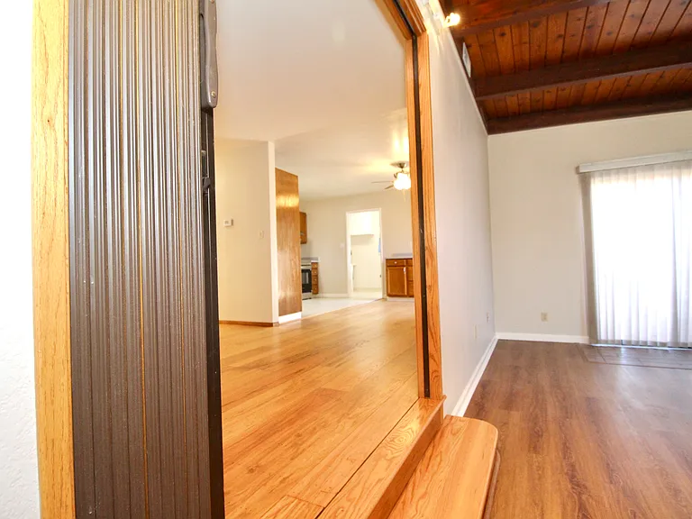 1358 Henderson Ln — Photo 18