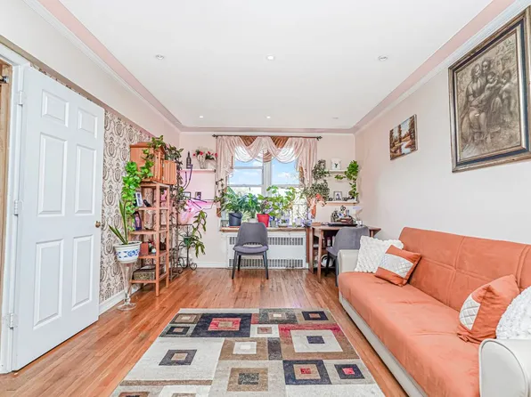 2675 East 7th Street image 7 of 28