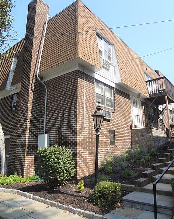 1st image of 380 N Broadway APT D3