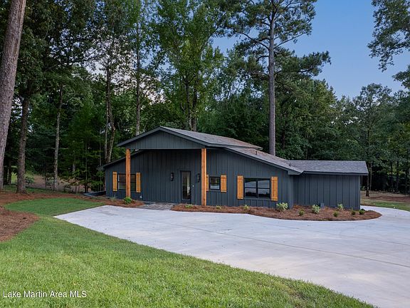 4th image of 11 Pineview Ln