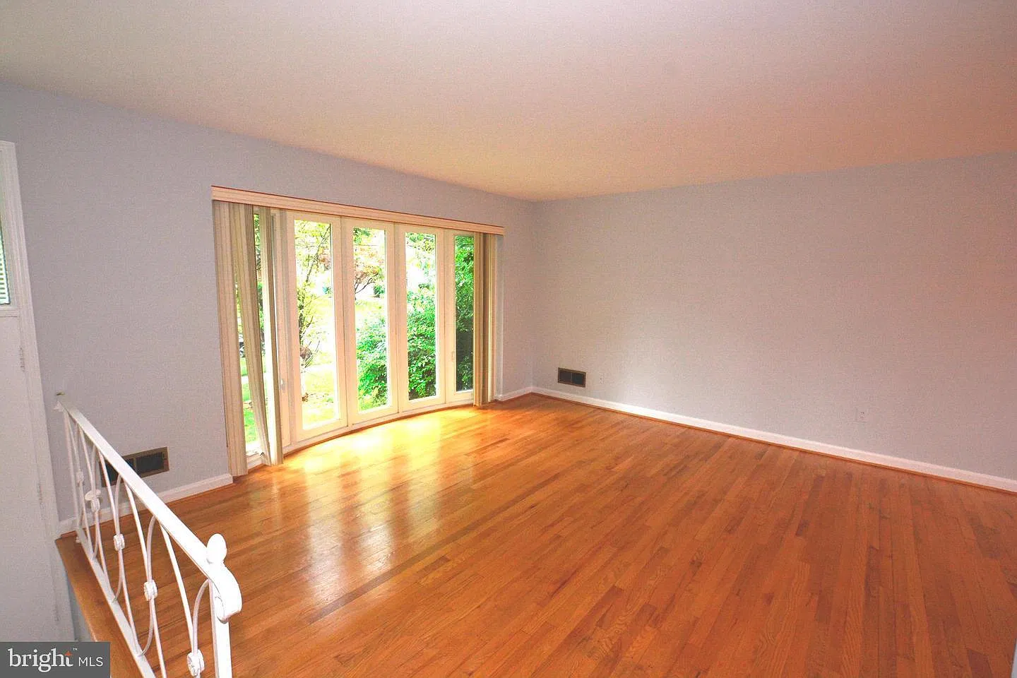 3 bed, 2.5 bath, 2232 sqft, $3,700 — Photo 4