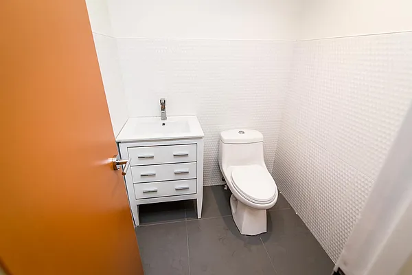 Rented by Nooklyn NYC LLC | media 50