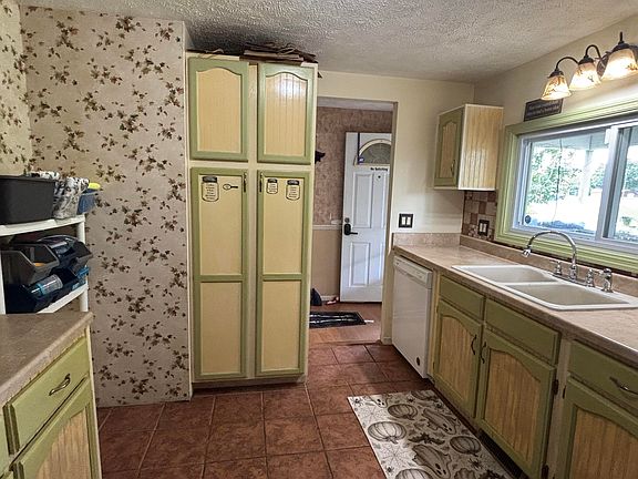 4th image of 211 24th St S