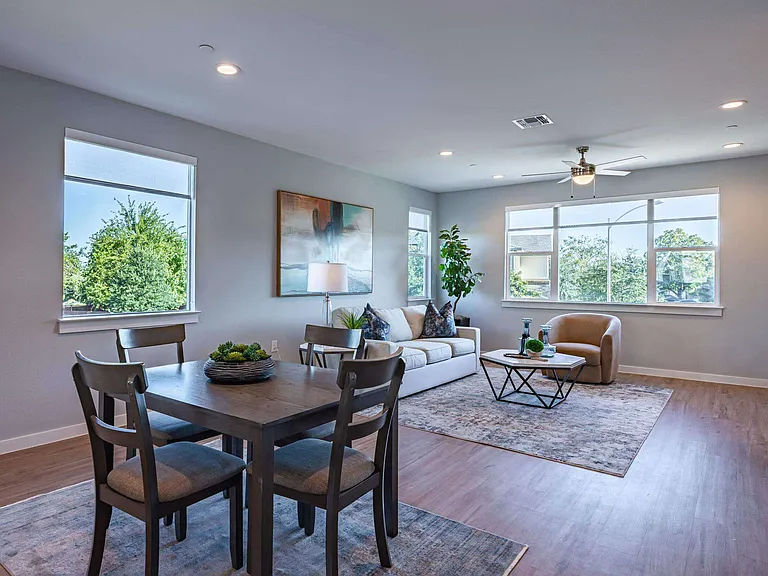 Villae ATX Luxury Rental Townhomes — Photo 8