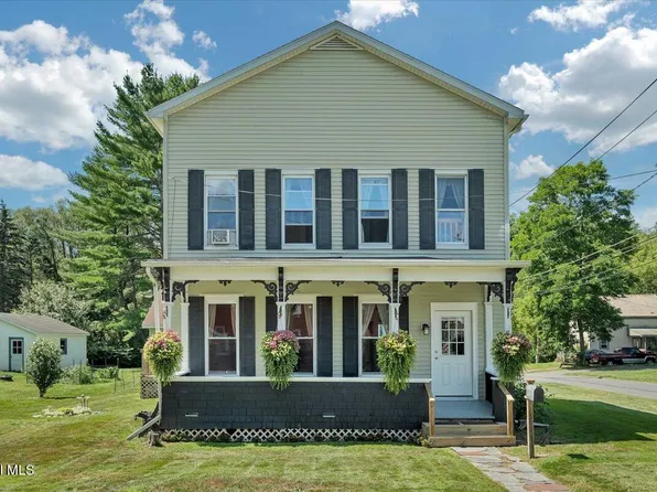 2 Cummings Street, Hoosick Falls, NY 12090