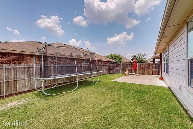1st image of 2211R Hartley Dr