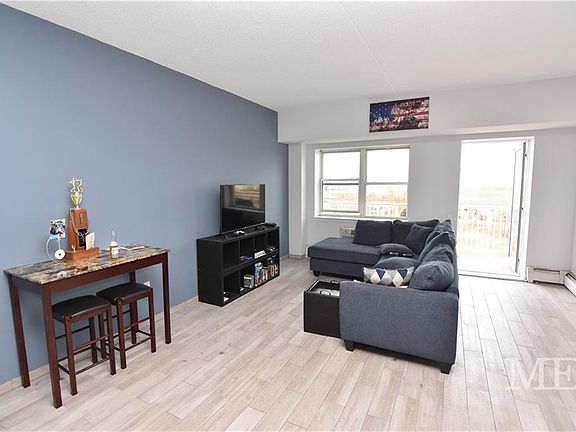 5th image of 260 Beach 81 St #6P