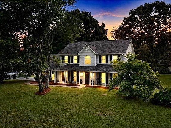4th image of 515 Walraven Rd NE
