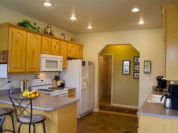 3rd image of 1208 Kingston Way