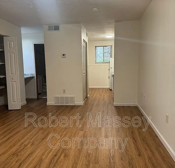 2124 Cherokee Pkwy #105 — Photo 3