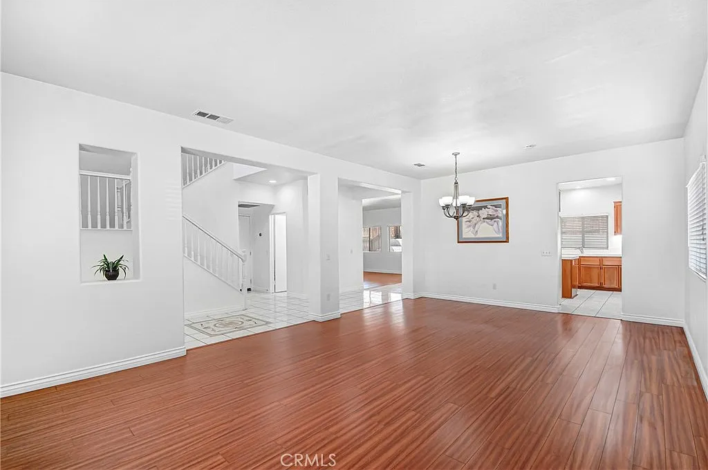 4 bed, 2.5 bath, 2905 sqft, $3,199 — Photo 4