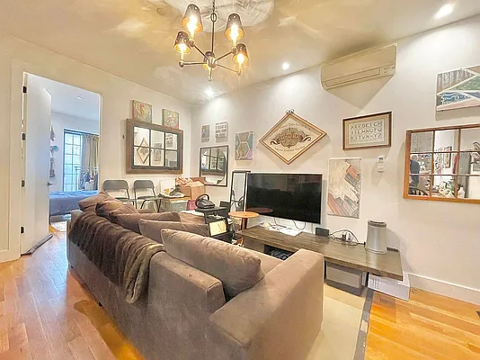 Rented by Doorway NYC, LLC | media 2