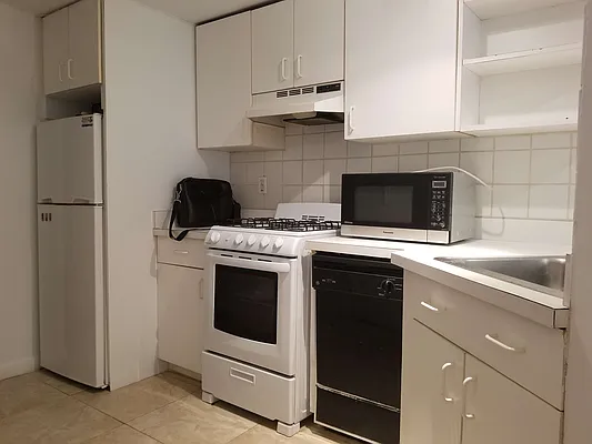 Rented by Building Equity Real Estate LLC | media 27