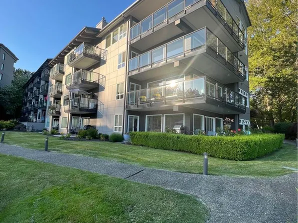 9201 NE Juanita Dr APT 305, Kirkland, WA 98034