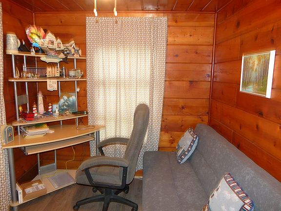 2nd image of 1021 Coleman Ln