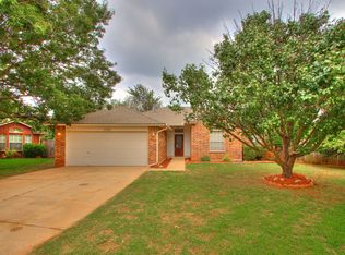 17320 Sun River Ct, Edmond, OK 73012