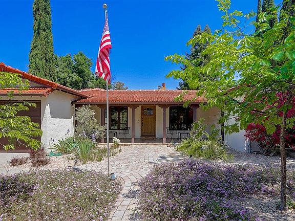 2nd image of 68 Mariposa Ave