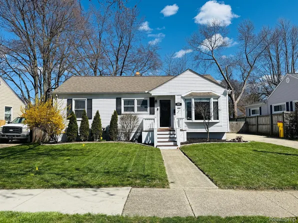 669 Chippewa St, Mount Clemens, MI 48043