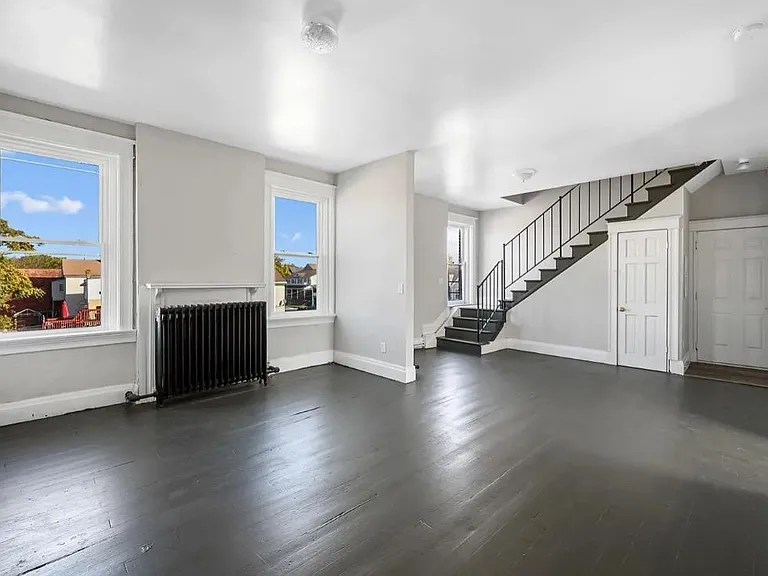 2335 May St #3R — Photo 1