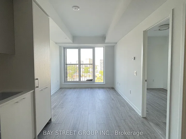 10 Oak St #902 — Photo 9