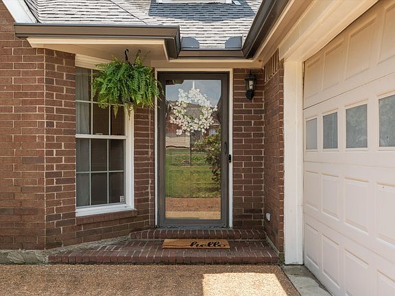 3rd image of 2804 Chapelwood Dr