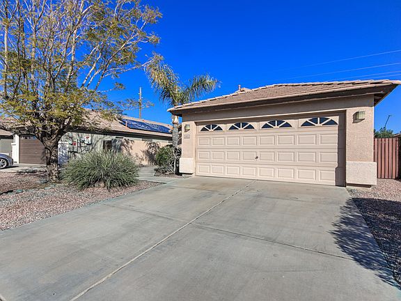 661 N Joshua Tree Ln3