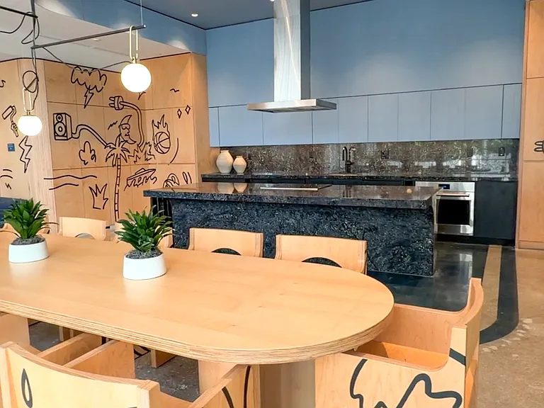 NW 1st Pl — Photo 9