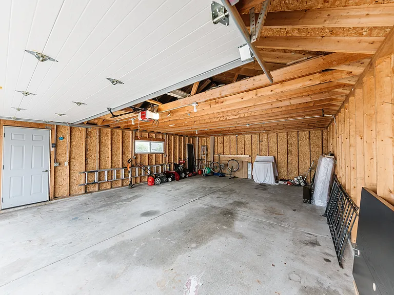 8425 W McMyron St — Photo 4